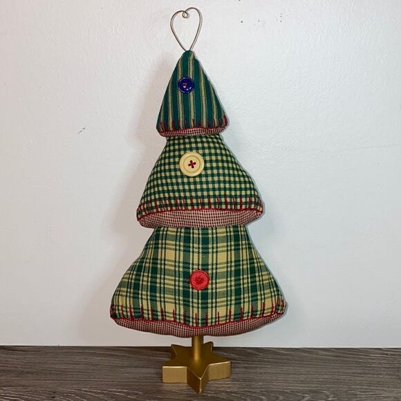 Folk Art Plaid Christmas Tree - Picture 1 of 9